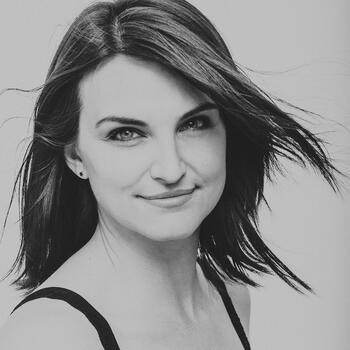 Victoria based Headshot photographer Linda Mackie