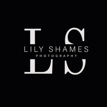 Brooklyn based Headshot photographer lily shames