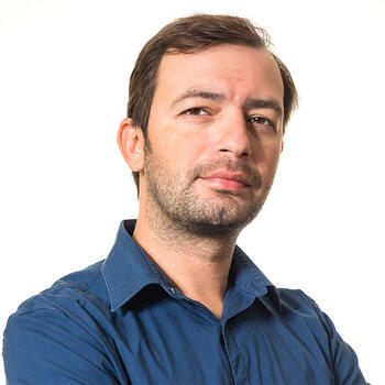 Amsterdam based Headshot photographer Jos&eacute; Salazar