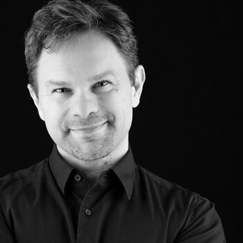 Tokyo, Nakano Ku based Headshot photographer Fabien Sena