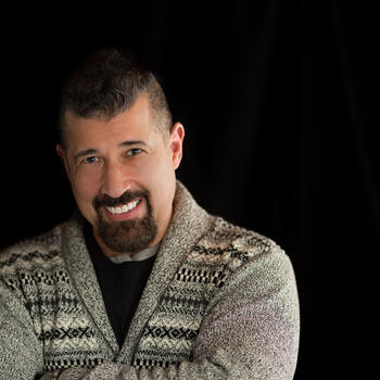 Little Falls based Headshot photographer Roberto Melendez