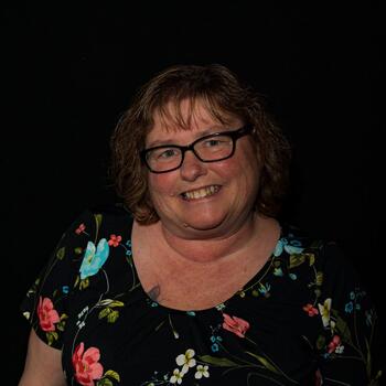 Palmdale based Headshot photographer Sharna Lee