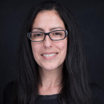  Headshot photographer Aida Jones