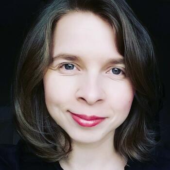 London/Canterbury based Headshot photographer Crina Cristea