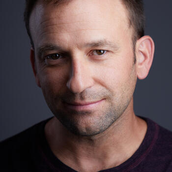 SAN FRANCISCO based Headshot photographer ETHAN STRONG