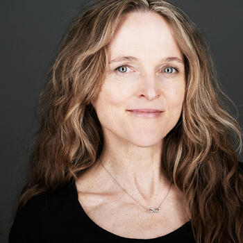 Oudemolen based Headshot photographer Lori Linstruth