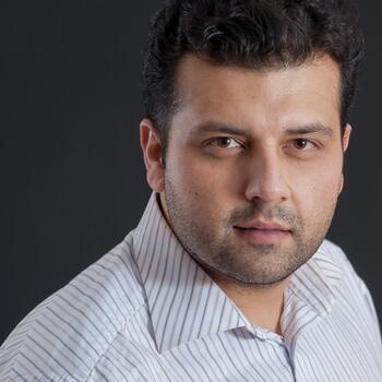 Mississauga based Headshot photographer Khurram Malik