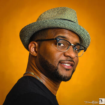 Carrollton based Headshot photographer Darrell Antone