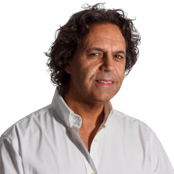 Carcavelos based Headshot photographer Fernando Santos