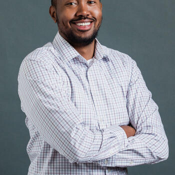 Edmonton based Headshot photographer omar mahamed