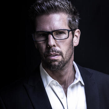 Tampa based Headshot photographer Jeff Goe