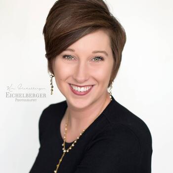 O'Fallon based Headshot photographer Kim Eichelberger