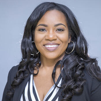 Dothan based Headshot photographer Kishia Saffold