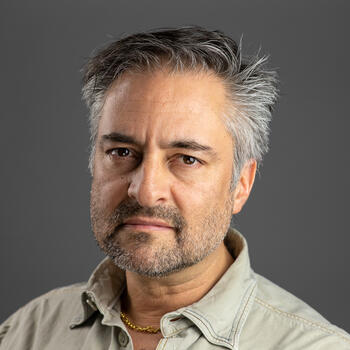 Decatur based Headshot photographer Julian Mejia