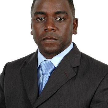 Hughesville based Headshot photographer Avan Smith