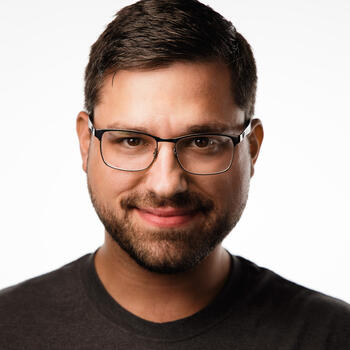 Wickliffe based Headshot photographer Derik Malenda