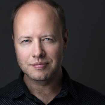 CHELTENHAM based Headshot photographer Eoin Schmidt-Martin