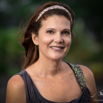 Kailua-Kona based Headshot photographer Cheryl Valle