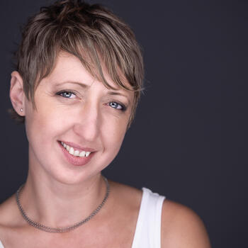 LIPPSTADT based Headshot photographer Enid Nagy