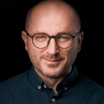 Irvine based Headshot photographer Yaneck Wasiek