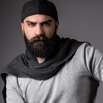 Narre Warren South based Headshot photographer Elias Azzam