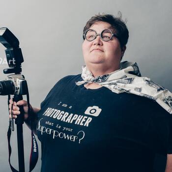 Evansville based Headshot photographer Rachel Edgington