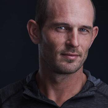  Headshot photographer Philip Burrow