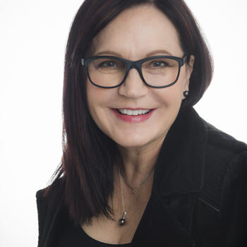 Rochester Hills based Headshot photographer Karla Waterhouse