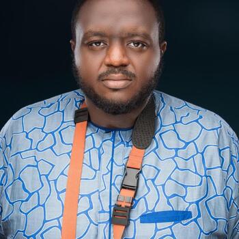 Abuja based Headshot photographer Bolaji Oguntolu