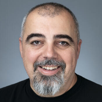 Sherman Oaks based Headshot photographer Willy Sanjuan