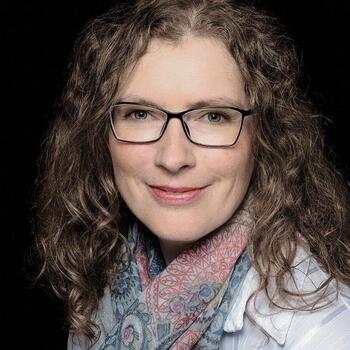 Schwalbach am Taunus based Headshot photographer Christina Maechler