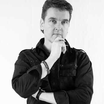 London based Headshot photographer john leigh SECRETSTUDIO