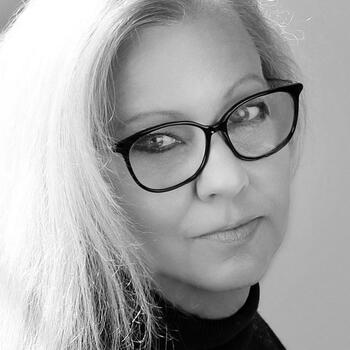 Dublin based Headshot photographer Barbara Peterson