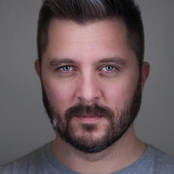 Lozorno based Headshot photographer Ľubo&scaron; M&eacute;sz&aacute;ros