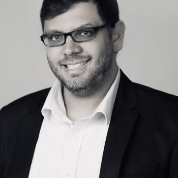 Efrat based Headshot photographer Yehuda Cardoso