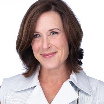 Kirkland based Headshot photographer Leann Crosby