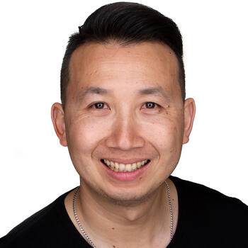 JANDAKOT based Headshot photographer Ze Weng Wong