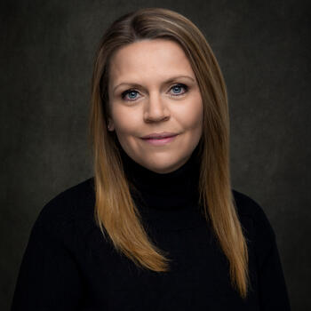 Kilmarnock based Headshot photographer Lynne Harper