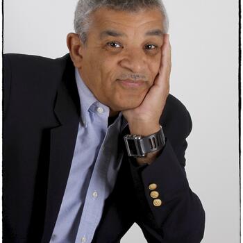 Ferndale based Headshot photographer MAURICE SANDERS