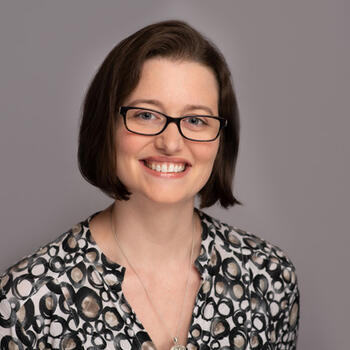 Alexandria based Headshot photographer Leslie Arakelian