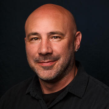 St Kilda based Headshot photographer Fabrizio Evans