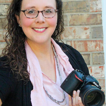 Pearland based Headshot photographer Melissa Bennett