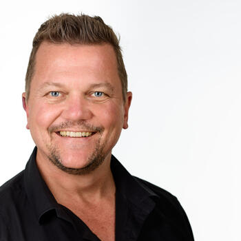 Langwarrin South based Headshot photographer James Pyne