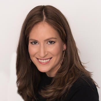 Baltimore based Headshot photographer Chaya Braun