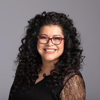 LAKE IN THE HILLS based Headshot photographer Mercedes Kaltenecker