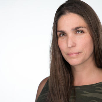 Excelsior based Headshot photographer Belen Fleming