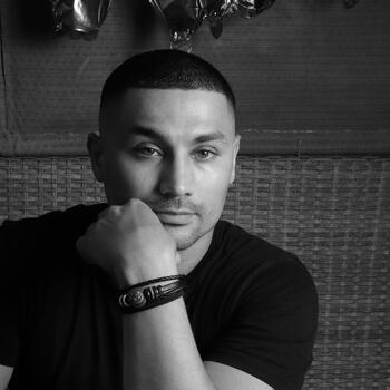 Springfield based Headshot photographer Efrain Gonzalez