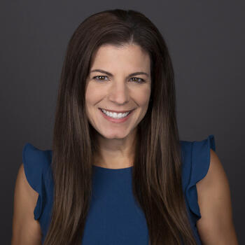 Easton based Associate headshot photographer Elaine Zelker