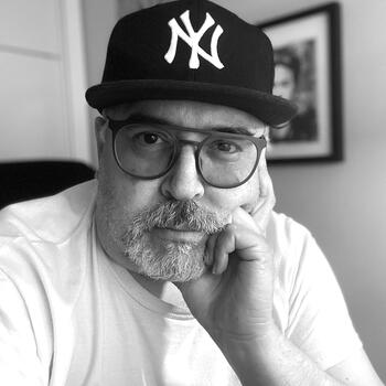 BROOKLYN based Headshot photographer Frank Gutierrez