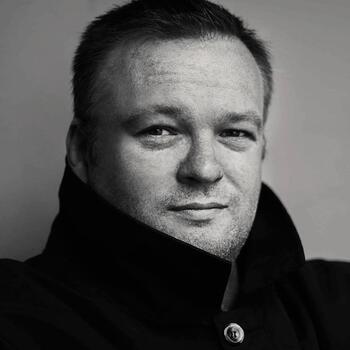 Leeds based Headshot photographer Steve Robertson